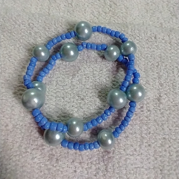 Set of 2 blue seed bead faux pearl stretch bracelet - Picture 1 of 2